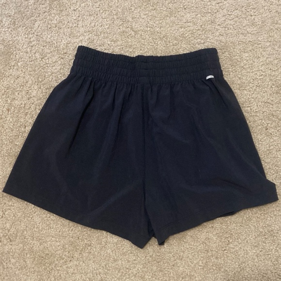 Vuori Villa Short - size small - Picture 2 of 3